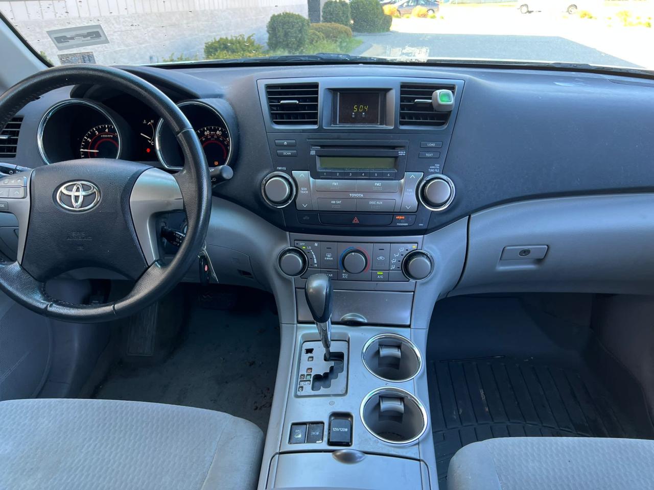 Photo 9 from auction – 2010 TOYOTA HIGHLANDER with VIN 5TDBK3EH5A0S37756