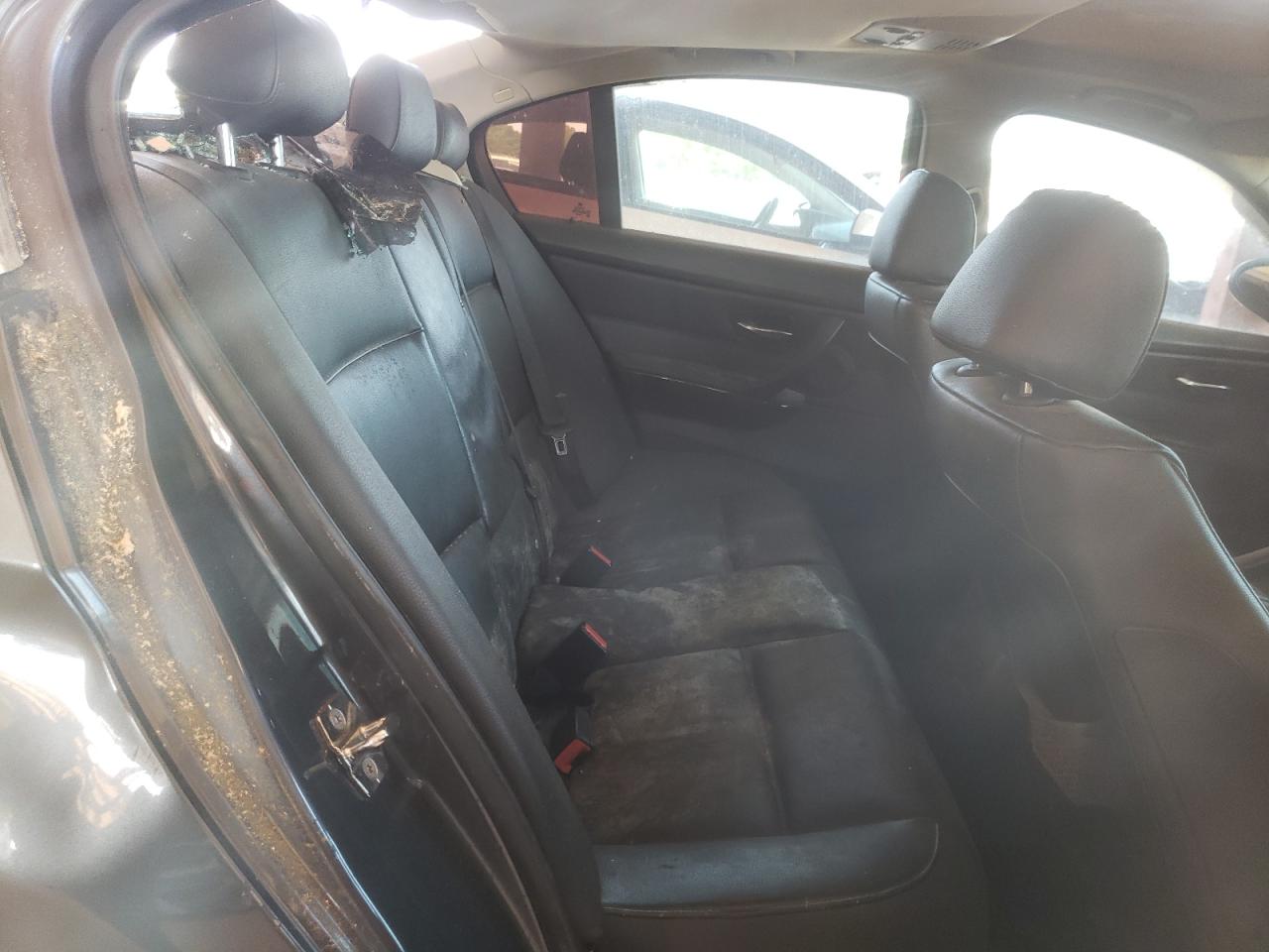 Photo 6 from auction – 2006 BMW 330 I with VIN WBAVB33596PS11025