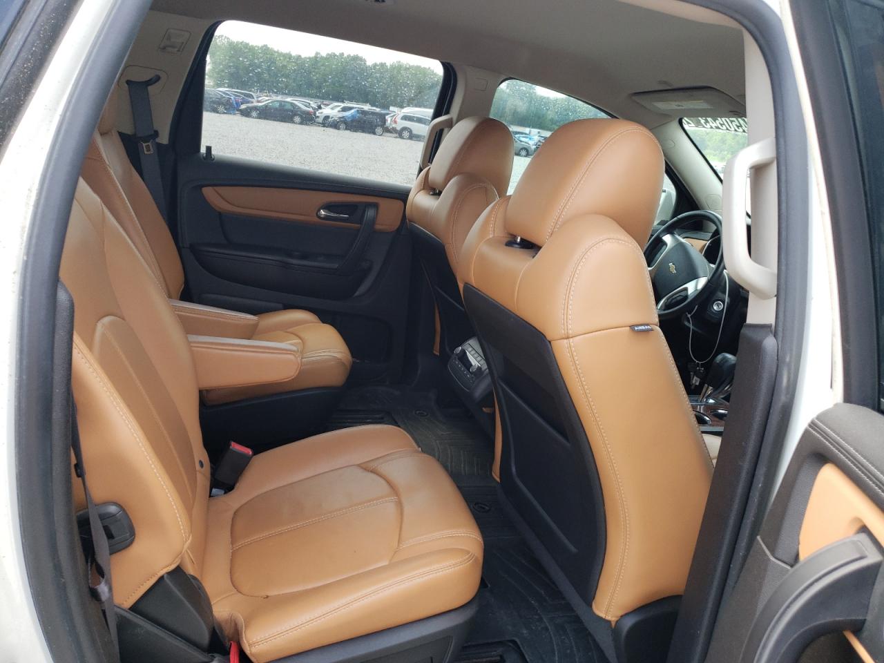 Zdjęcie 6 z aukcji – 2014 CHEVROLET TRAVERSE L z VIN 1GNKRHKD3EJ293155