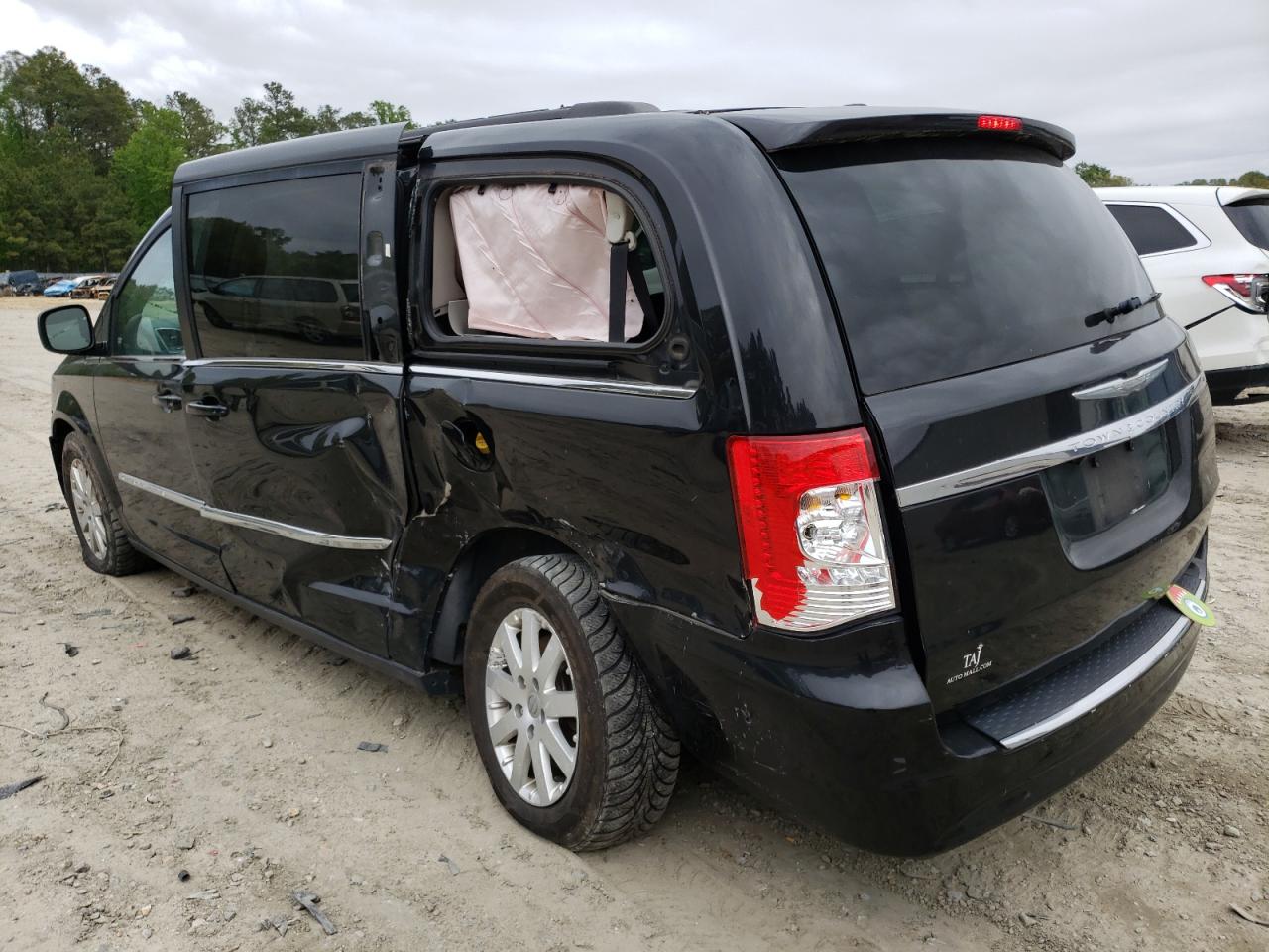 Photo 3 from auction – 2016 CHRYSLER TOWN & COU with VIN 2C4RC1BG5GR247450