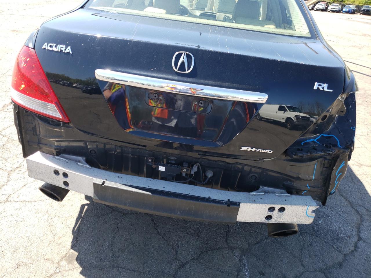 Photo 9 from auction – 2005 ACURA RL with VIN JH4KB16565C001802