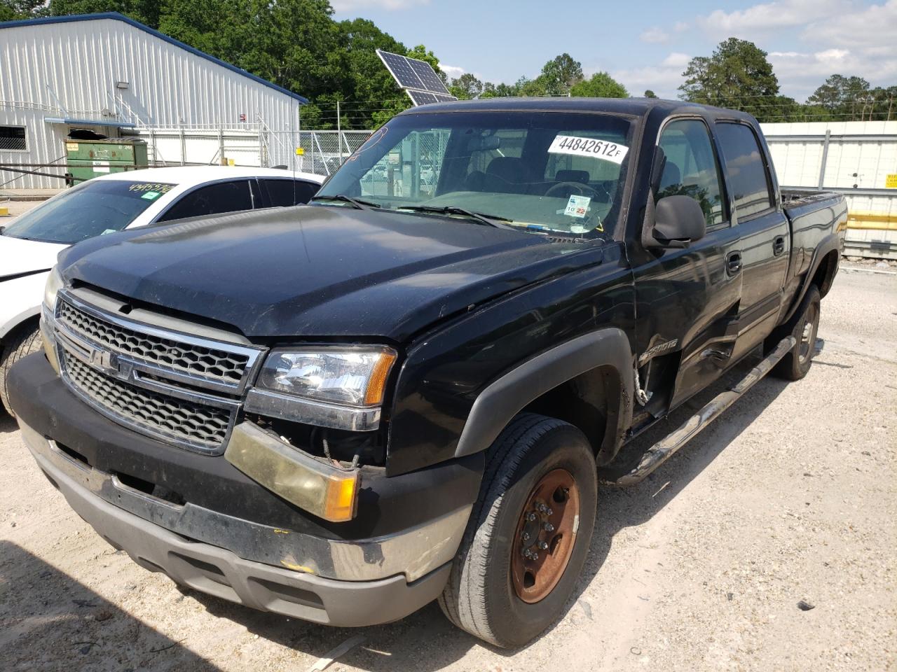 Photo 2 from auction – 2003 CHEVROLET SILVERADO with VIN 1GCHC23U73F104071