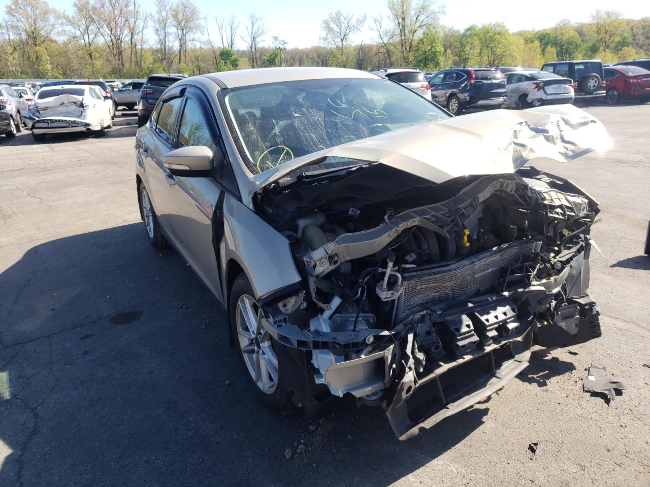 FORD FOCUS SE 2015 with VIN 1FADP3F28FL344342 - Photo from auction