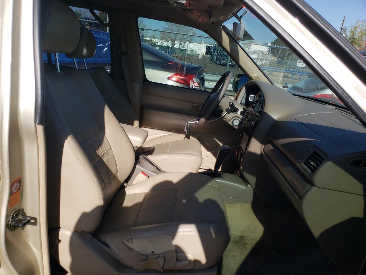 Photo 5 from auction – 2001 NISSAN PATHFINDER with VIN JN8DR09X51W572854