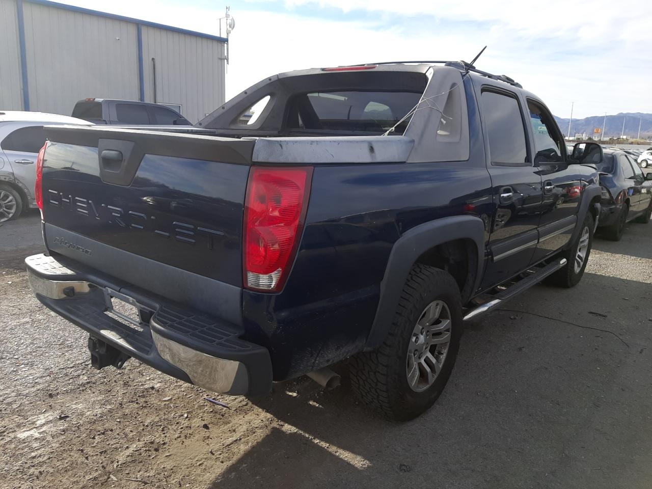 Photo 4 from auction – 2005 CHEVROLET AVALANCHE with VIN 3GNEC12Z55G285304