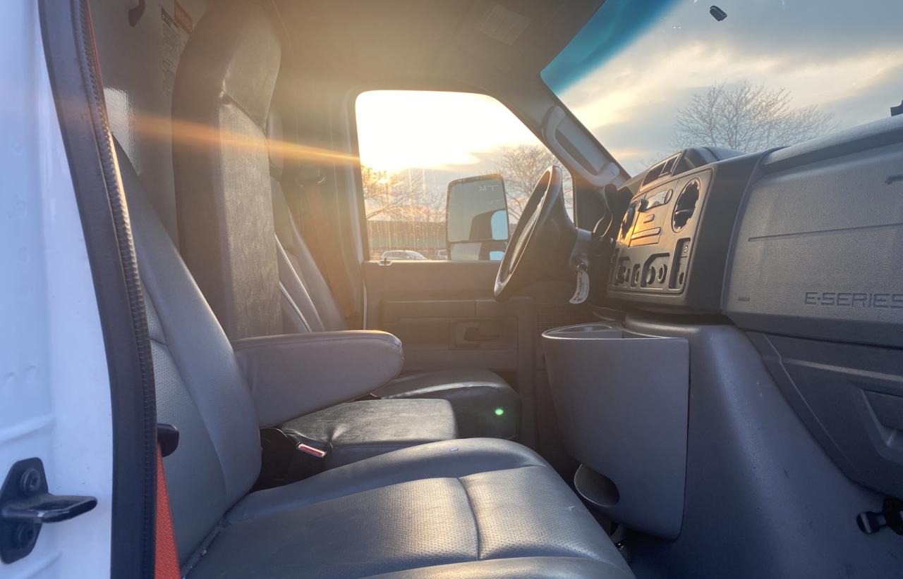Photo 5 from auction – 2014 FORD ECONOLINE with VIN 1FDWE3FL1EDA60685