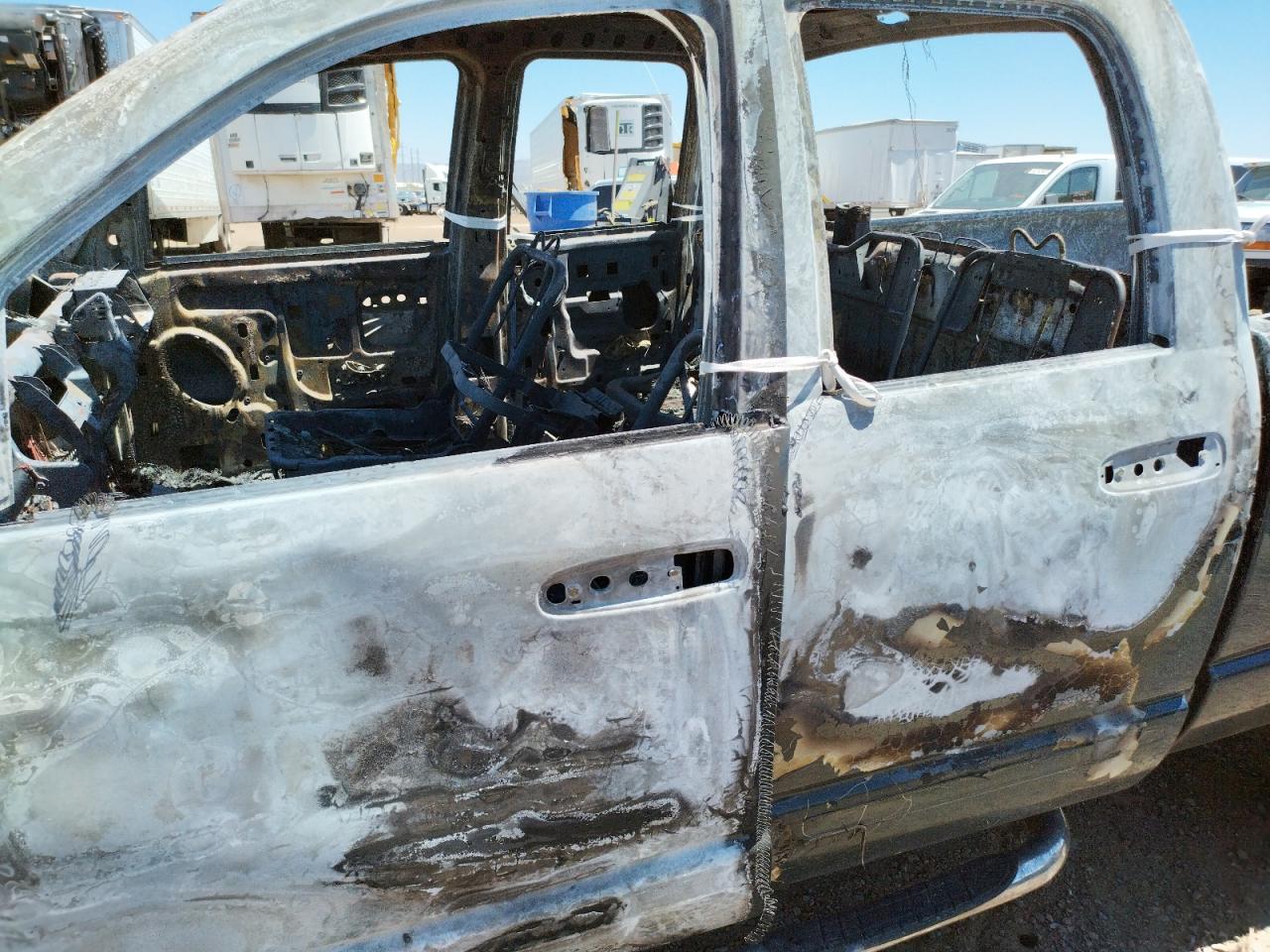 Photo 10 from auction – 2004 DODGE RAM 2500 S with VIN 3D7KU28C24G202465
