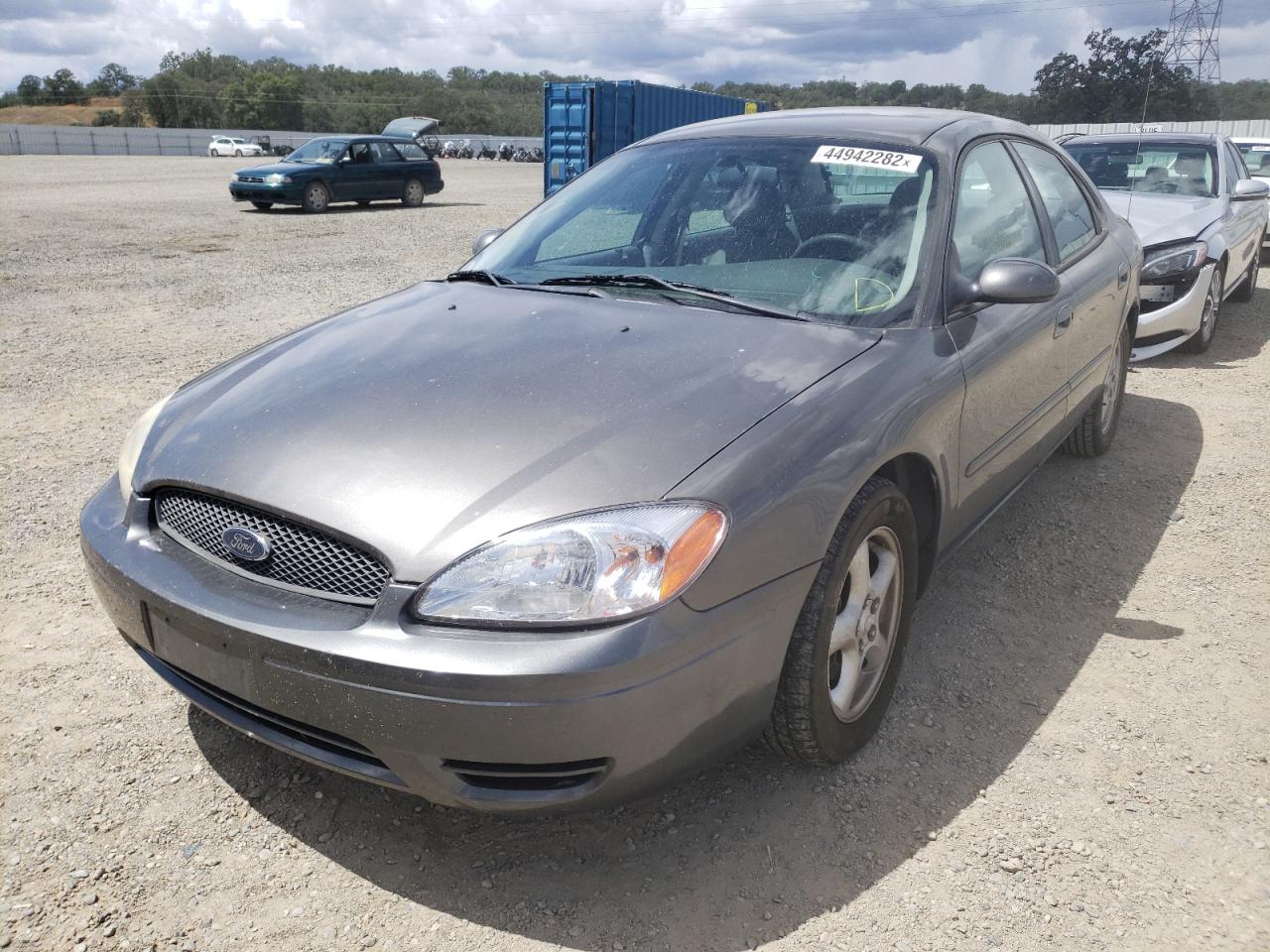 Photo 2 from auction – 2004 FORD TAURUS SES with VIN 1FAFP55U84A110461