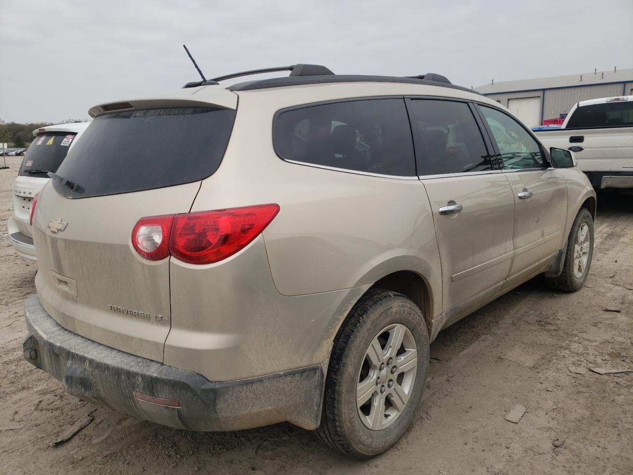 Photo 4 from auction – 2011 CHEVROLET TRAVERSE L with VIN 1GNKRGED4BJ393850