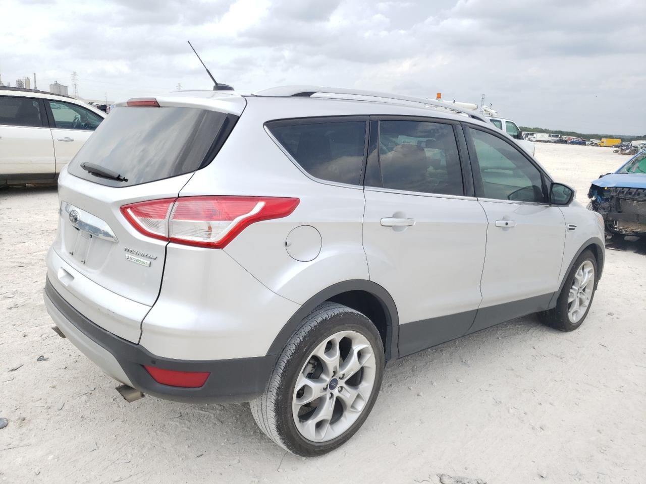 Photo 4 from auction – 2016 FORD ESCAPE TIT with VIN 1FMCU0JX3GUA66067