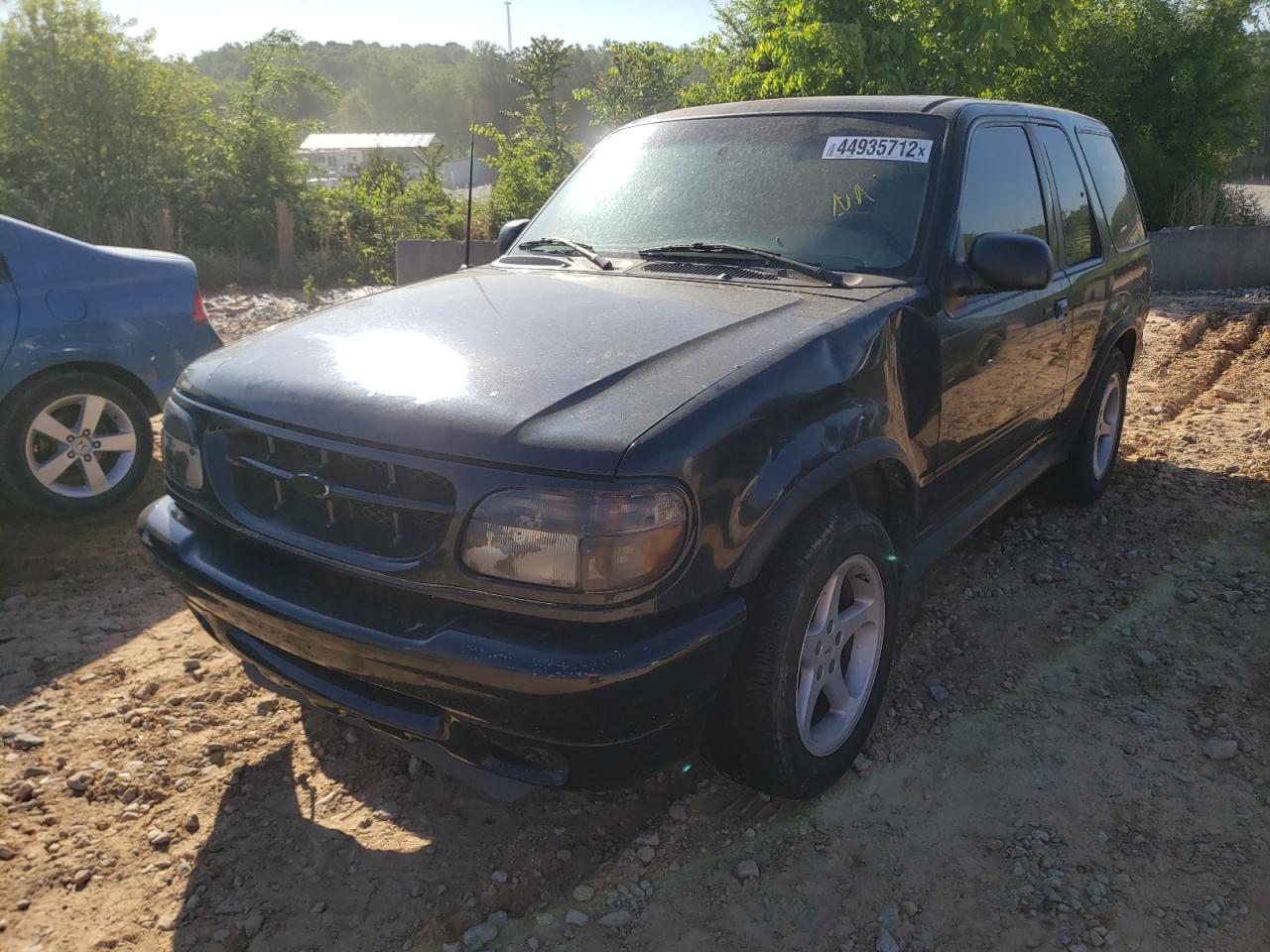 Photo 2 from auction – 1998 FORD EXPLORER with VIN 1FMYU22E4WUD17093