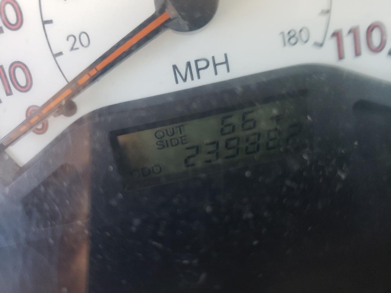 Photo 8 from auction – 2003 TOYOTA COROLLA CE with VIN 1NXBR32E93Z137472