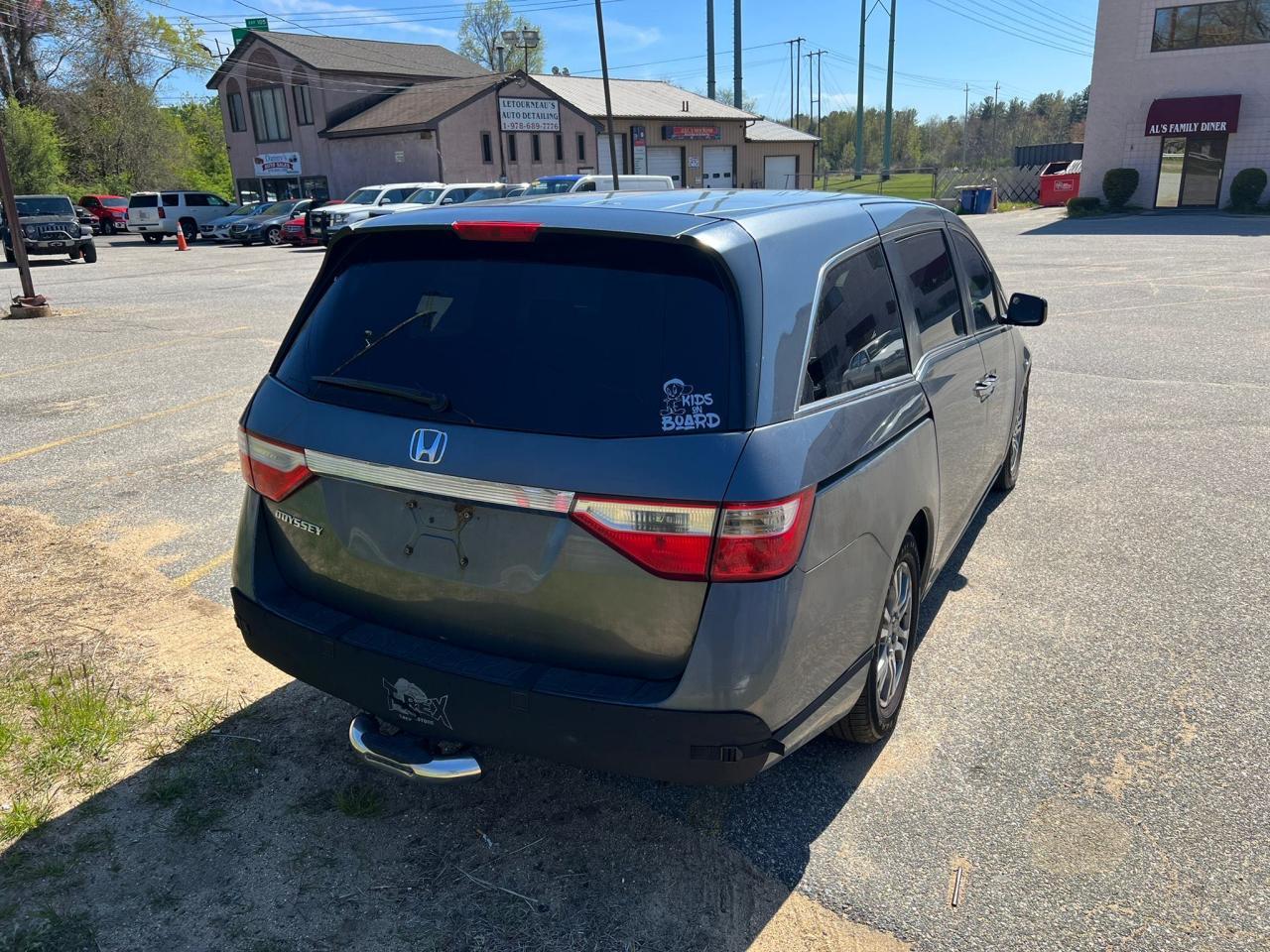 Photo 4 from auction – 2011 HONDA ODYSSEY EX with VIN 5FNRL5H47BB044164