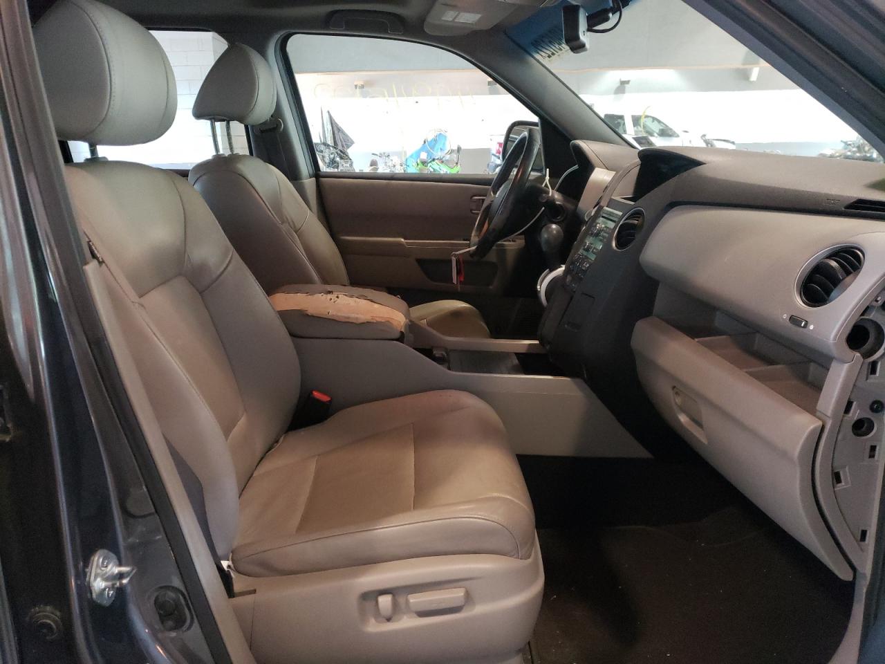 Photo 5 from auction – 2011 HONDA PILOT EXL with VIN 5FNYF4H51BB026717