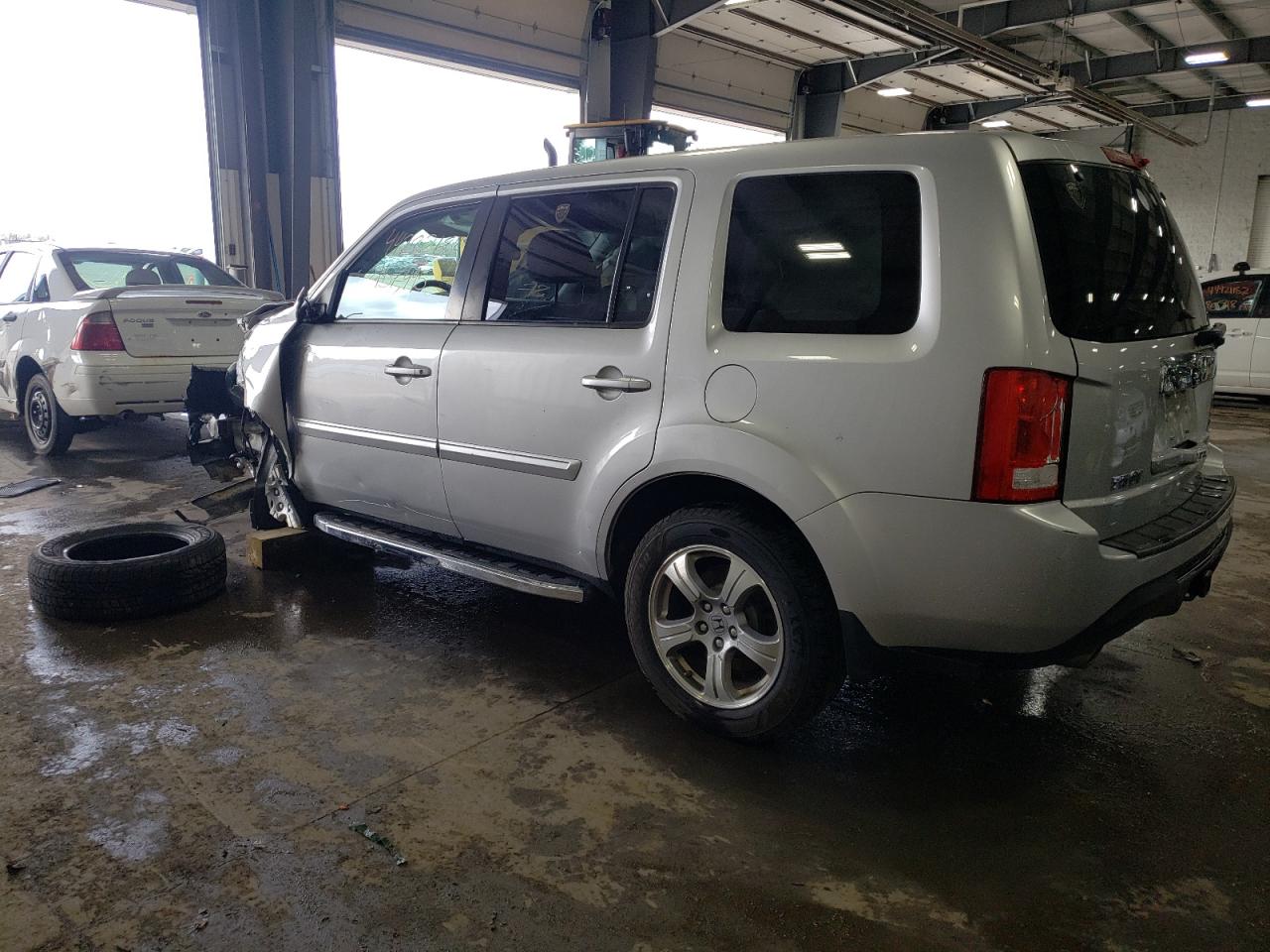 Фото 3 с аукциона – 2012 HONDA PILOT EXL с VIN 5FNYF4H61CB009748