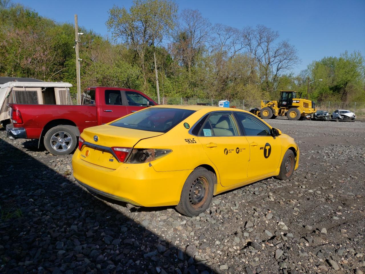 Photo 4 from auction – 2015 TOYOTA CAMRY HYBR with VIN 4T1BD1FK2FU146070