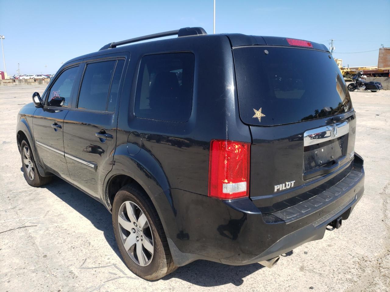 Photo 3 from auction – 2012 HONDA PILOT TOUR with VIN 5FNYF4H9XCB082515