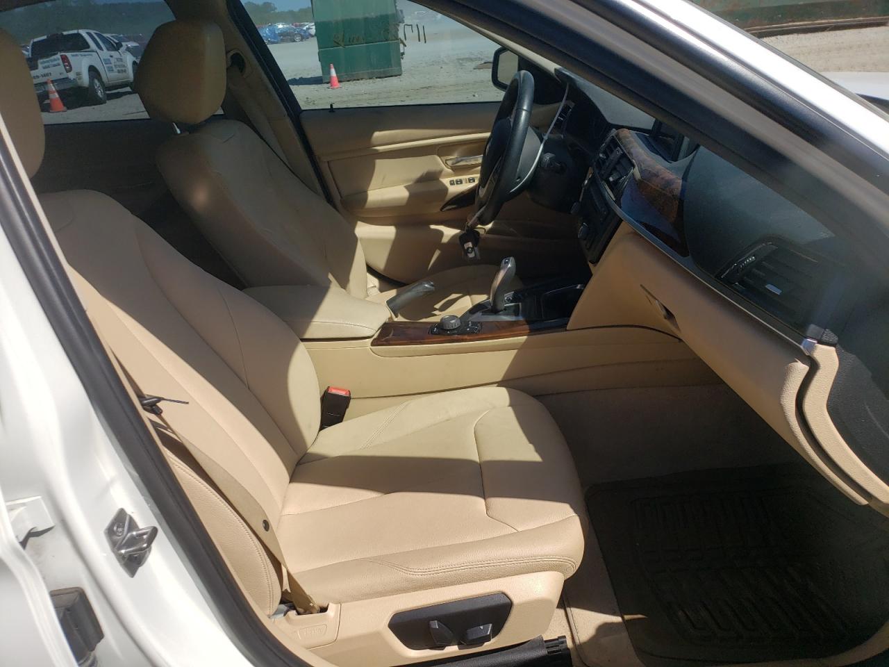 Photo 5 from auction – 2014 BMW 328 D with VIN WBA3D3C56EK154103