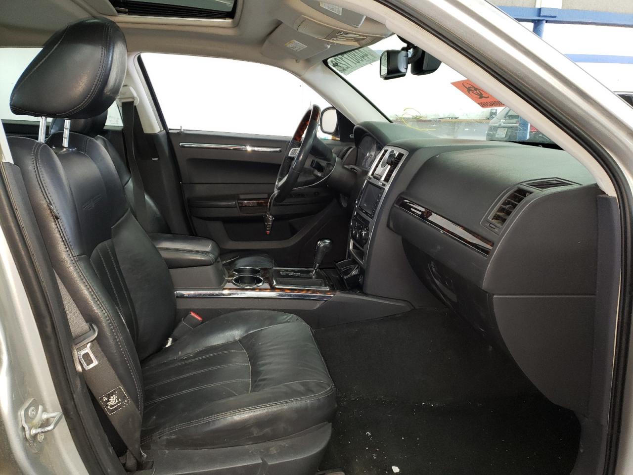 Photo 5 from auction – 2009 CHRYSLER 300C with VIN 2C3LA63T09H552663
