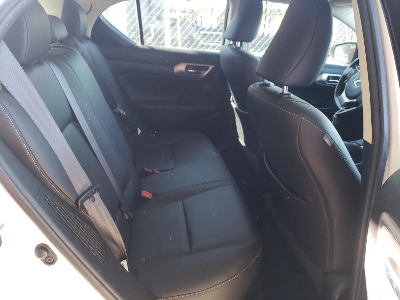 Photo 6 from auction – 2015 LEXUS CT 200 with VIN JTHKD5BH1F2235533