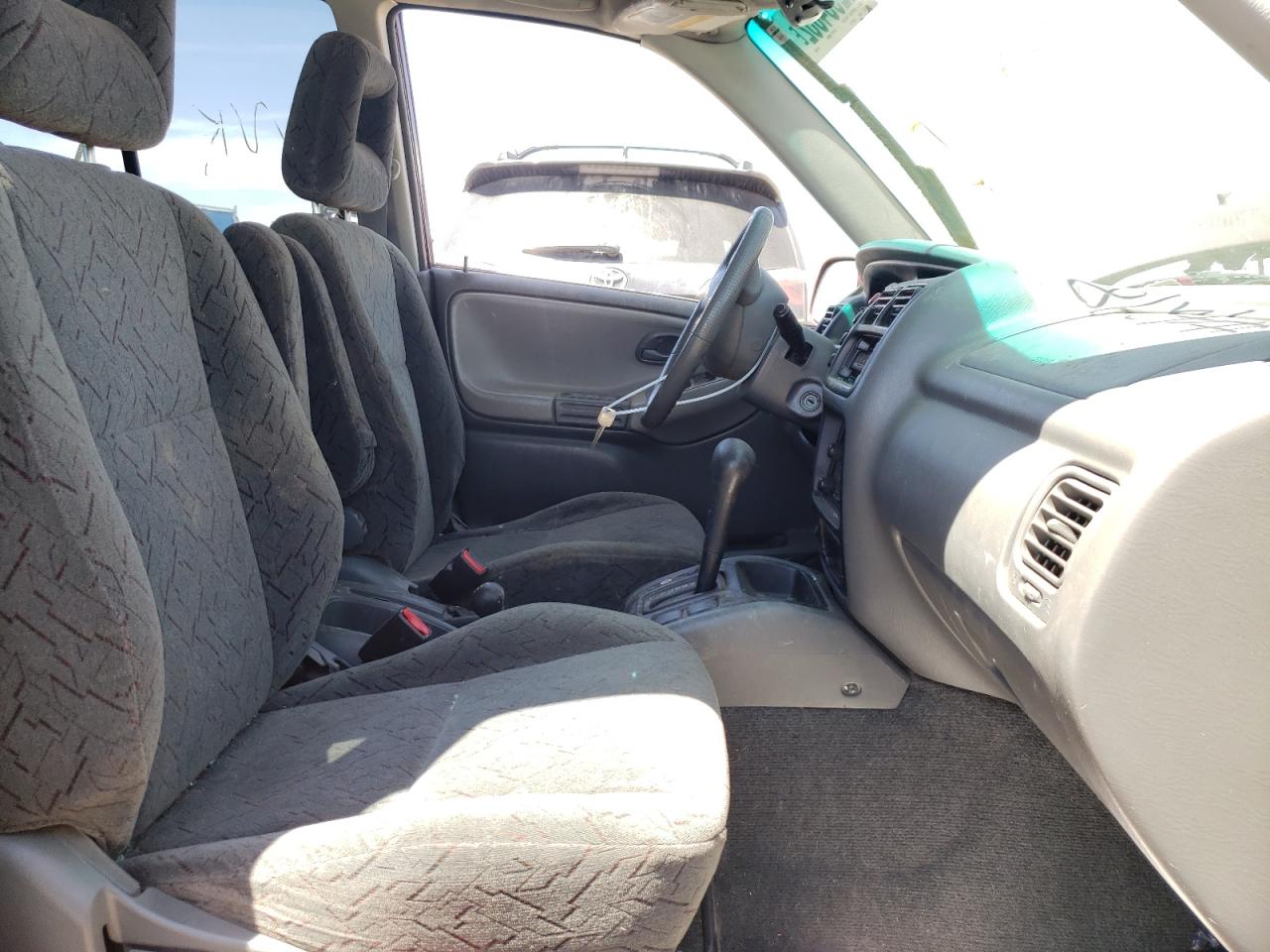 Photo 5 from auction – 2003 CHEVROLET TRACKER LT with VIN 2CNBJ634636904840