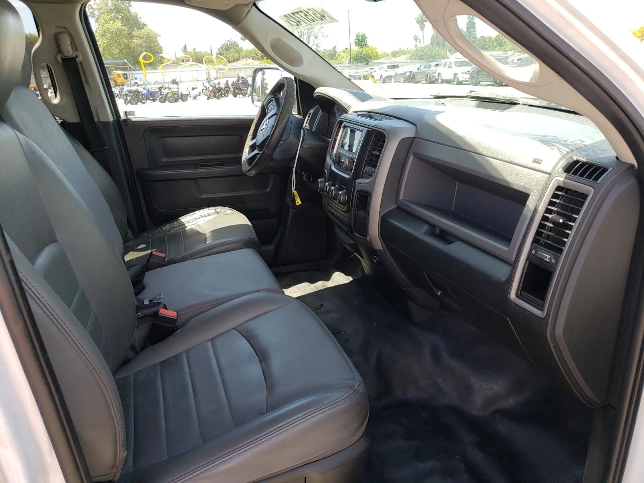 Photo 5 from auction – 2017 RAM 1500 ST with VIN 1C6RR6FG4HS701541