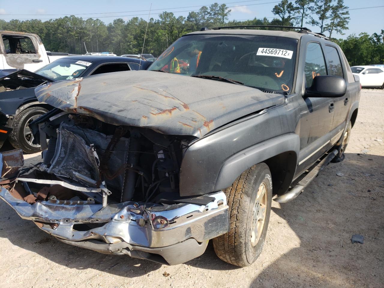 Photo 2 from auction – 2004 CHEVROLET AVALANCHE with VIN 3GNEC12T94G123301