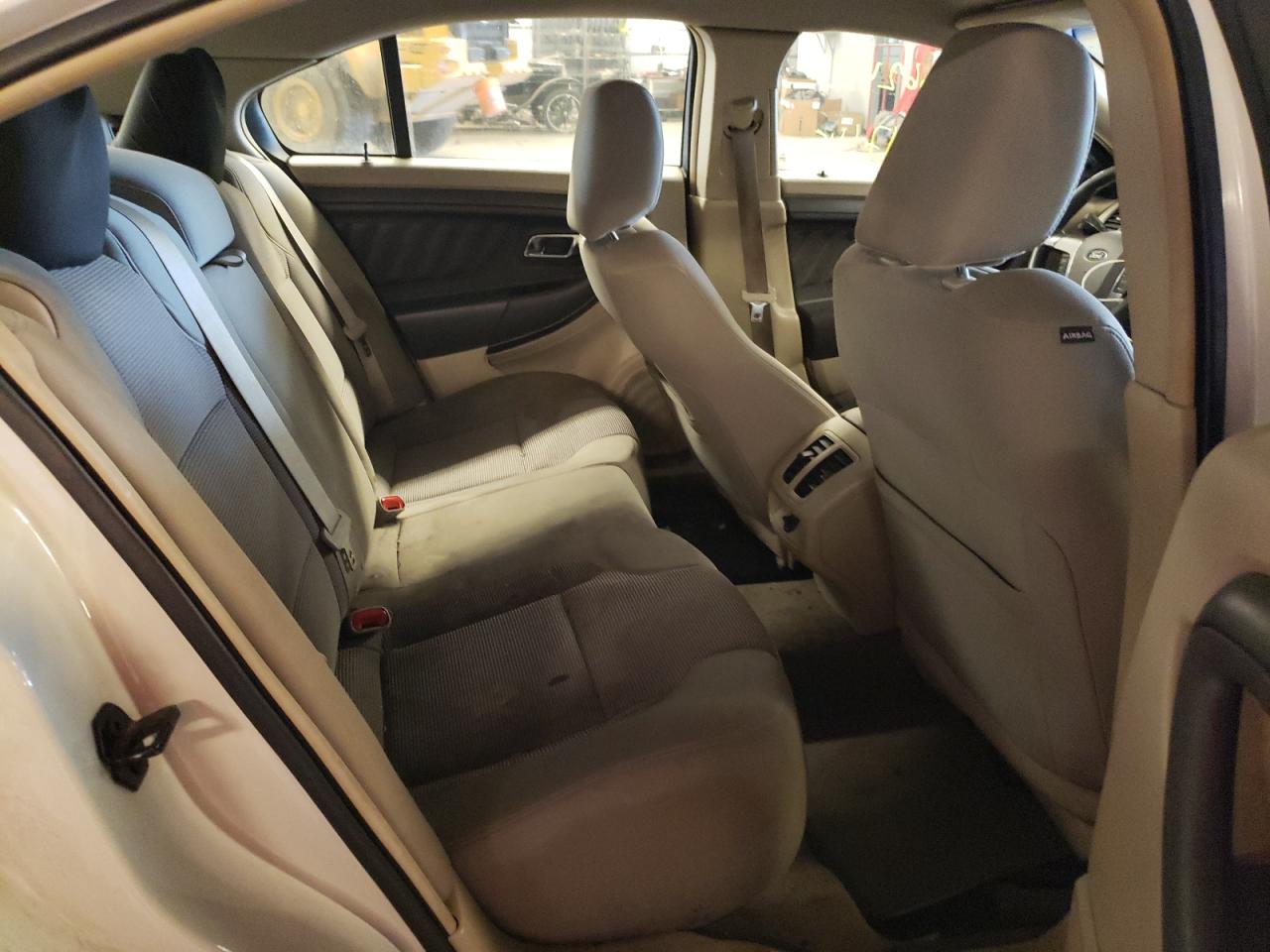 Photo 6 from auction – 2011 FORD TAURUS SEL with VIN 1FAHP2HW0BG109304