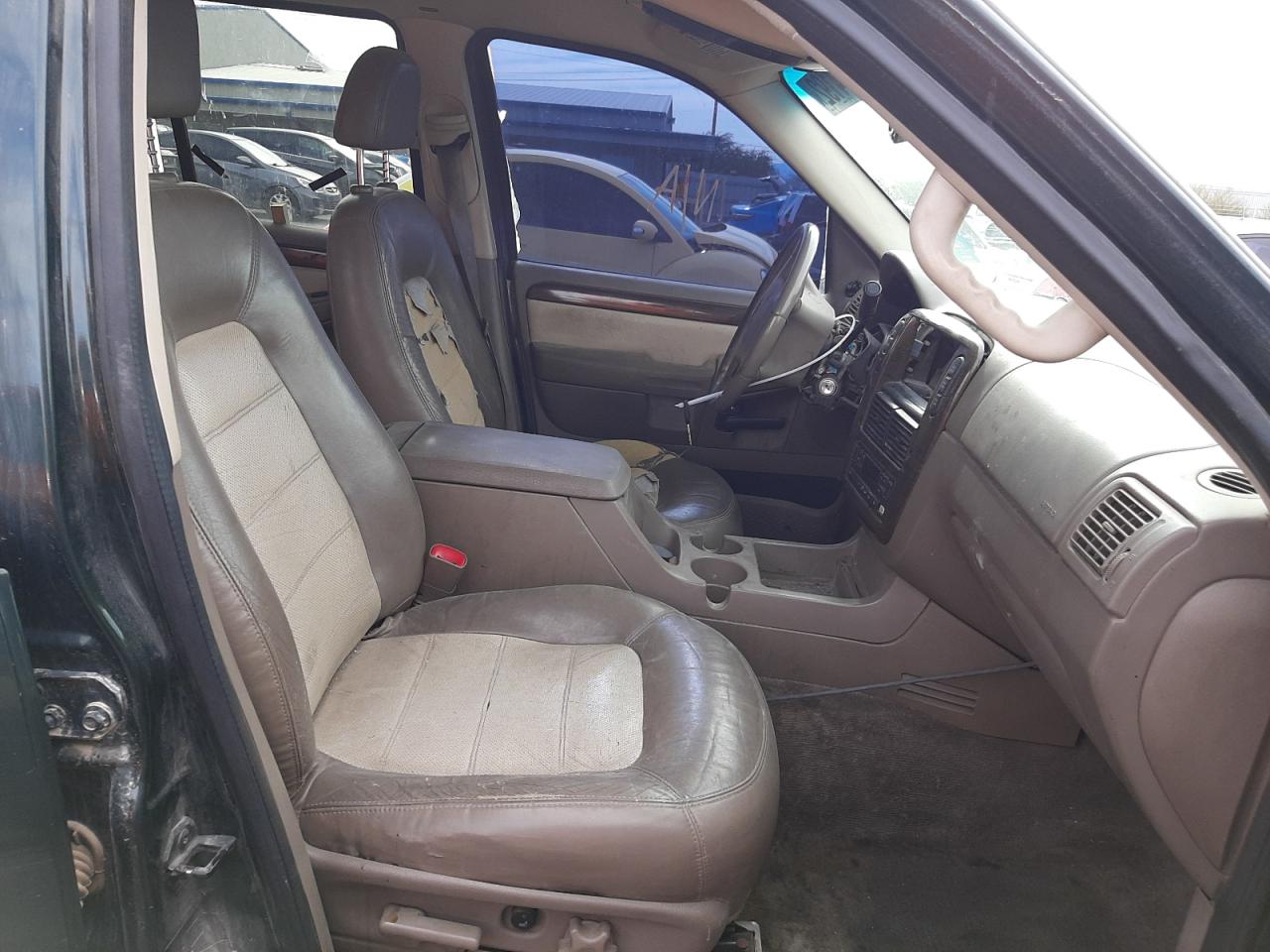 Photo 5 from auction – 2002 FORD EXPLORER E with VIN 1FMDU74E22ZB39724