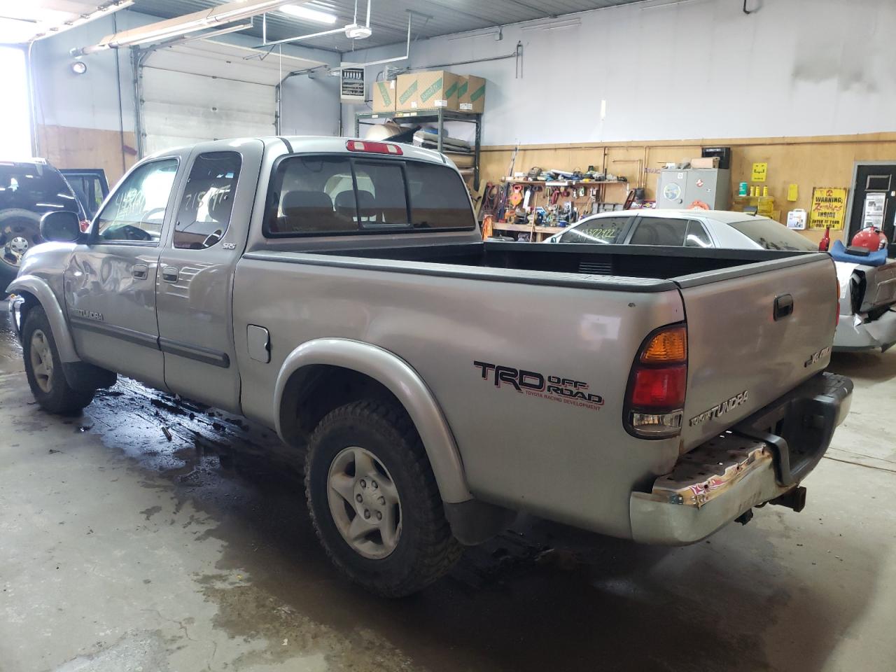 Photo 3 from auction – 2003 TOYOTA TUNDRA ACC with VIN 5TBBT44143S426794