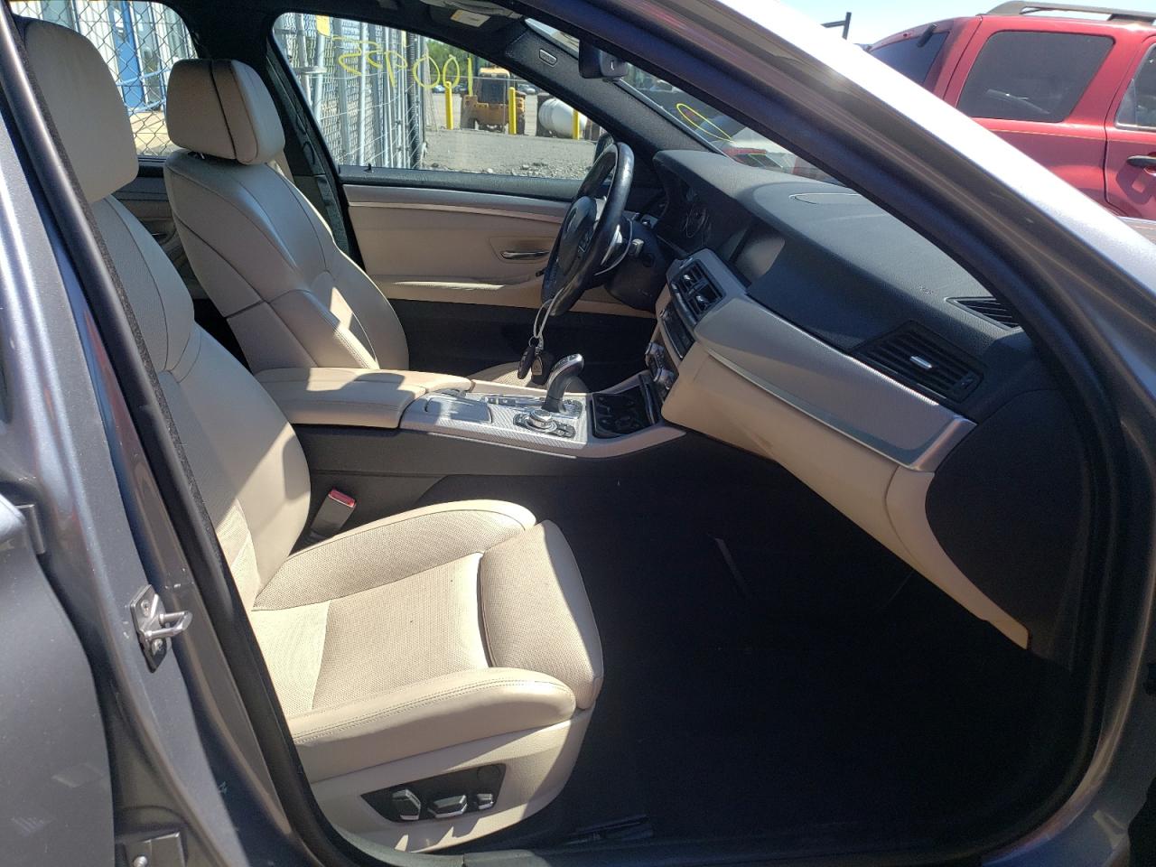Photo 5 from auction – 2011 BMW 550 I with VIN WBAFR9C57BC758282