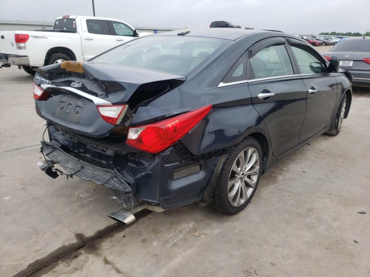 Photo 4 from auction – 2013 HYUNDAI SONATA SE with VIN 5NPEC4AC2DH605417