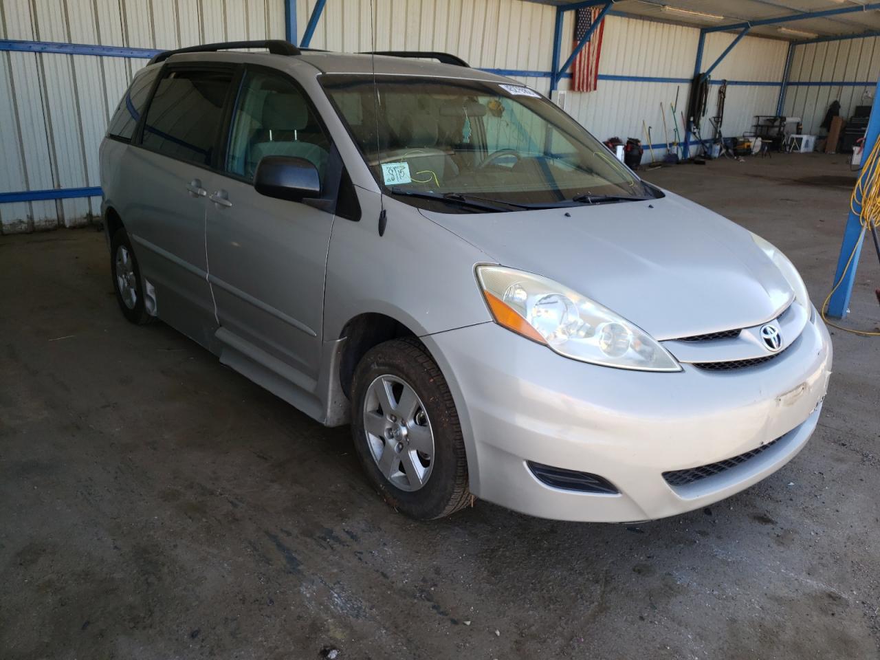 TOYOTA SIENNA 2006 with VIN 5TDZA23C46S577920 - Photo from auction