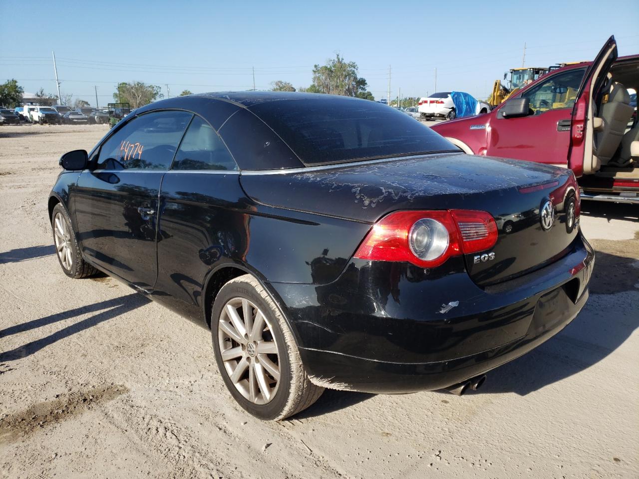 Photo 3 from auction – 2007 VOLKSWAGEN EOS 2.0T L with VIN WVWFA71F87V029312
