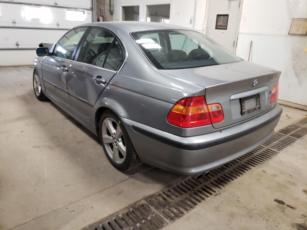Photo 3 from auction – 2005 BMW 330 XI with VIN WBAEW53455PN39970
