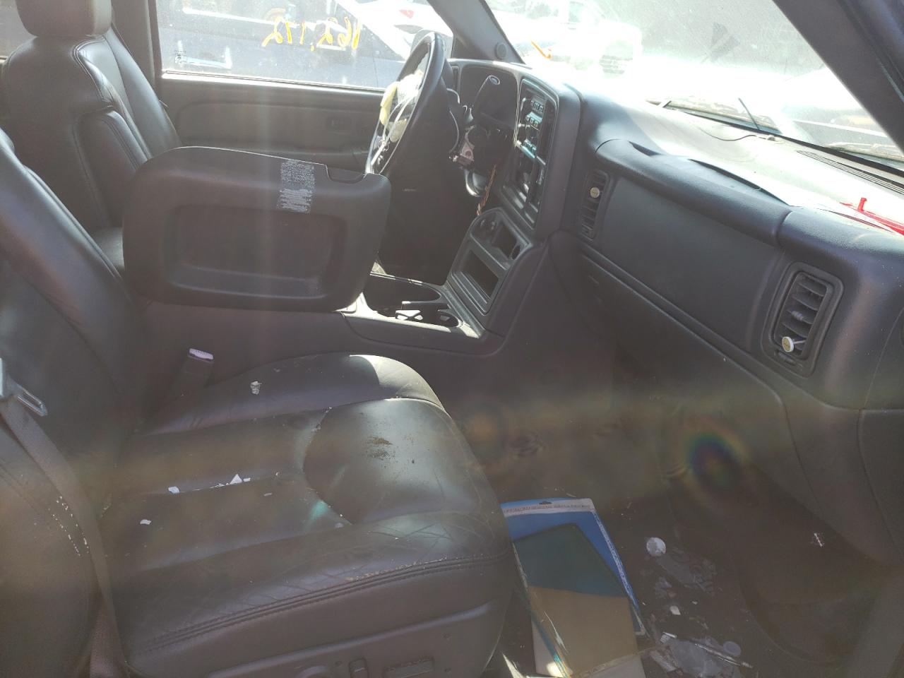 Photo 5 from auction – 2004 CHEVROLET AVALANCHE with VIN 3GNEC12T94G123301