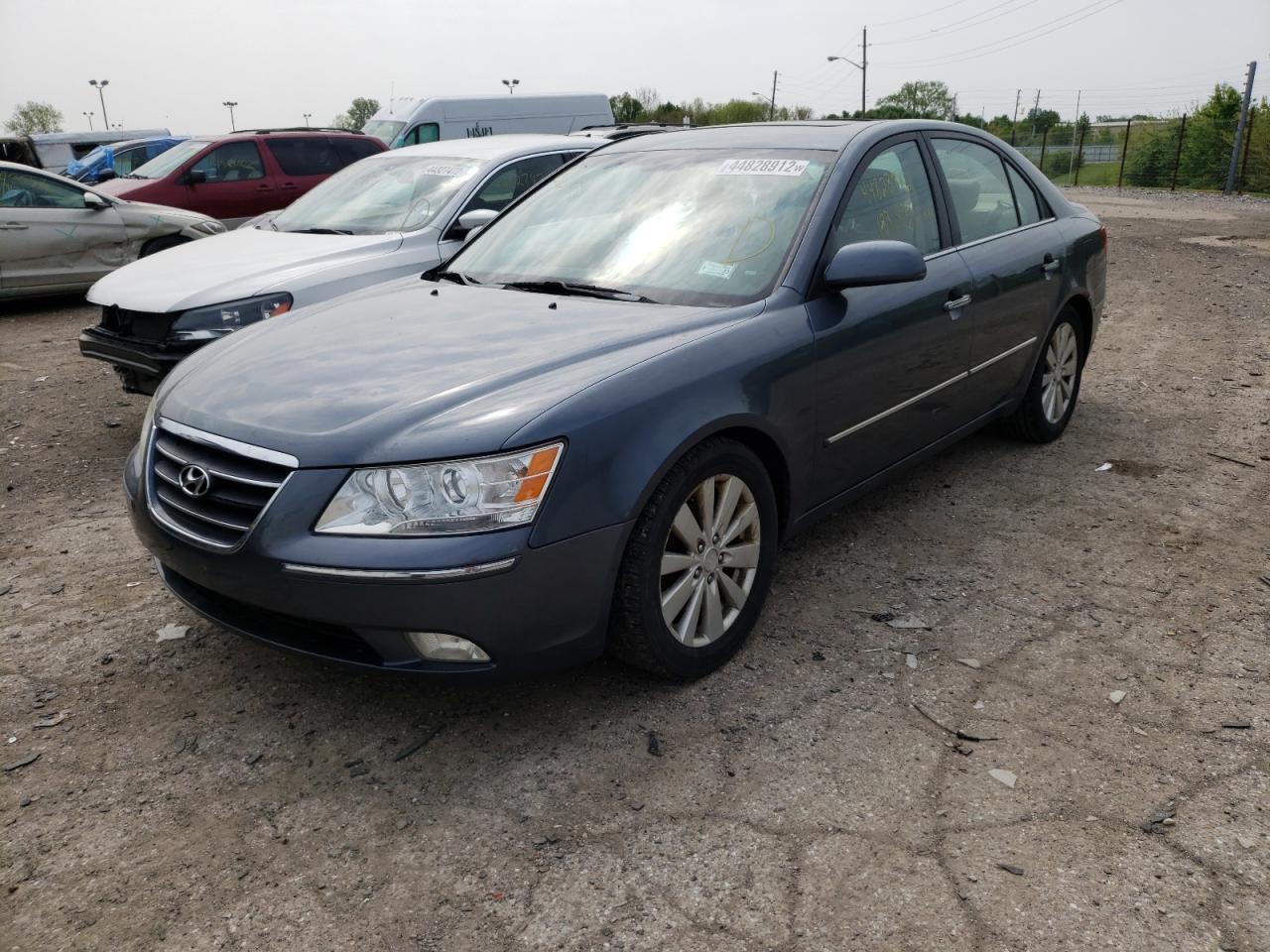 Photo 2 from auction – 2010 HYUNDAI SONATA SE with VIN 5NPEU4AF4AH614087