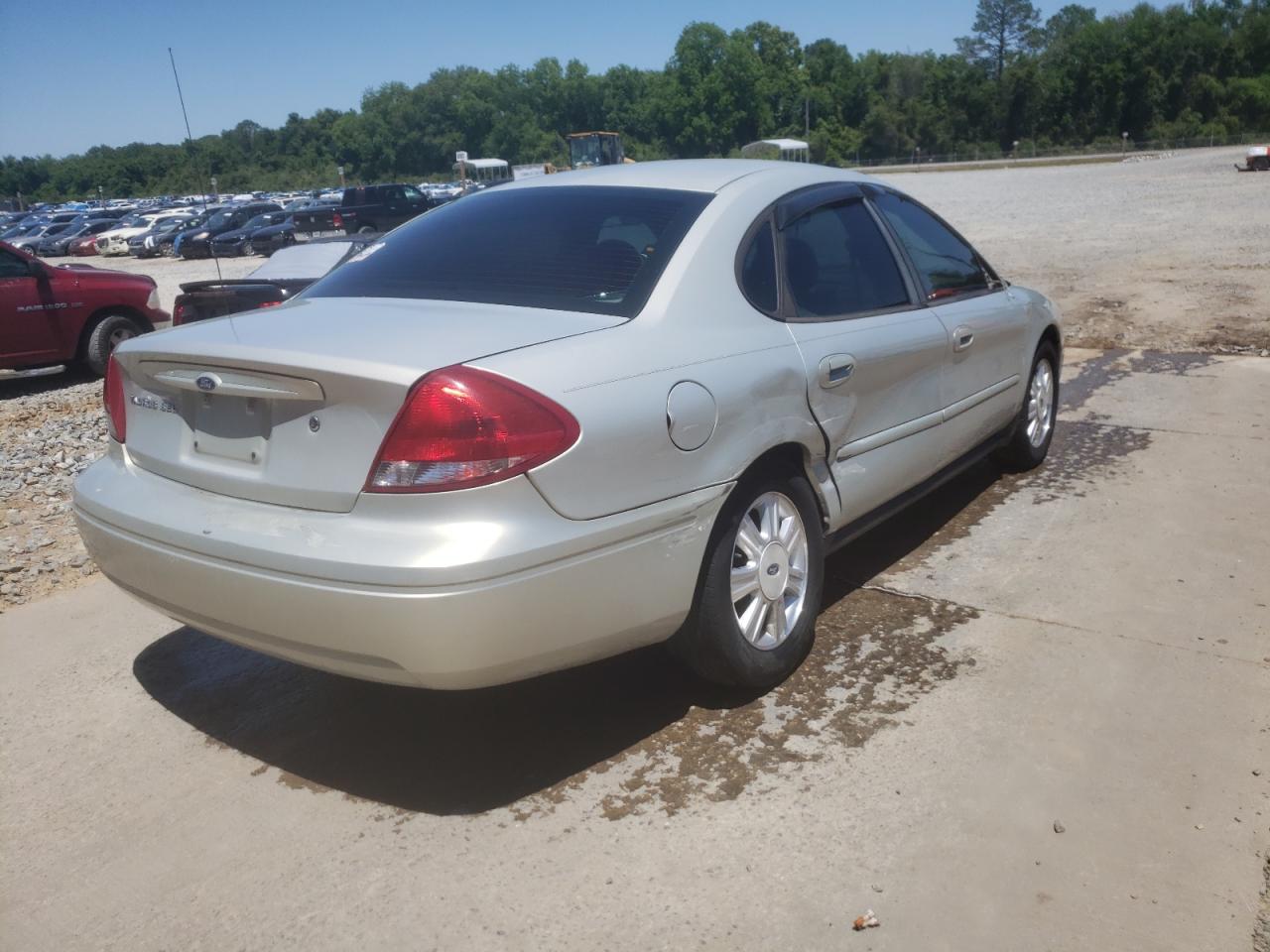 Photo 4 from auction – 2005 FORD TAURUS SEL with VIN 1FAFP56245A206327