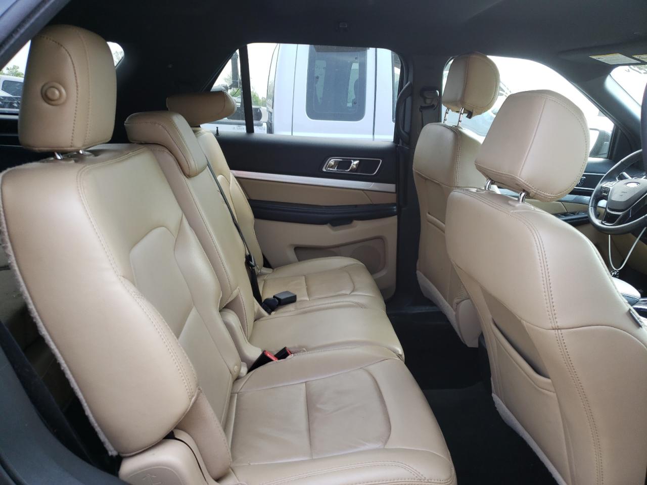 Photo 6 from auction – 2017 FORD EXPLORER X with VIN 1FM5K8D82HGD44510