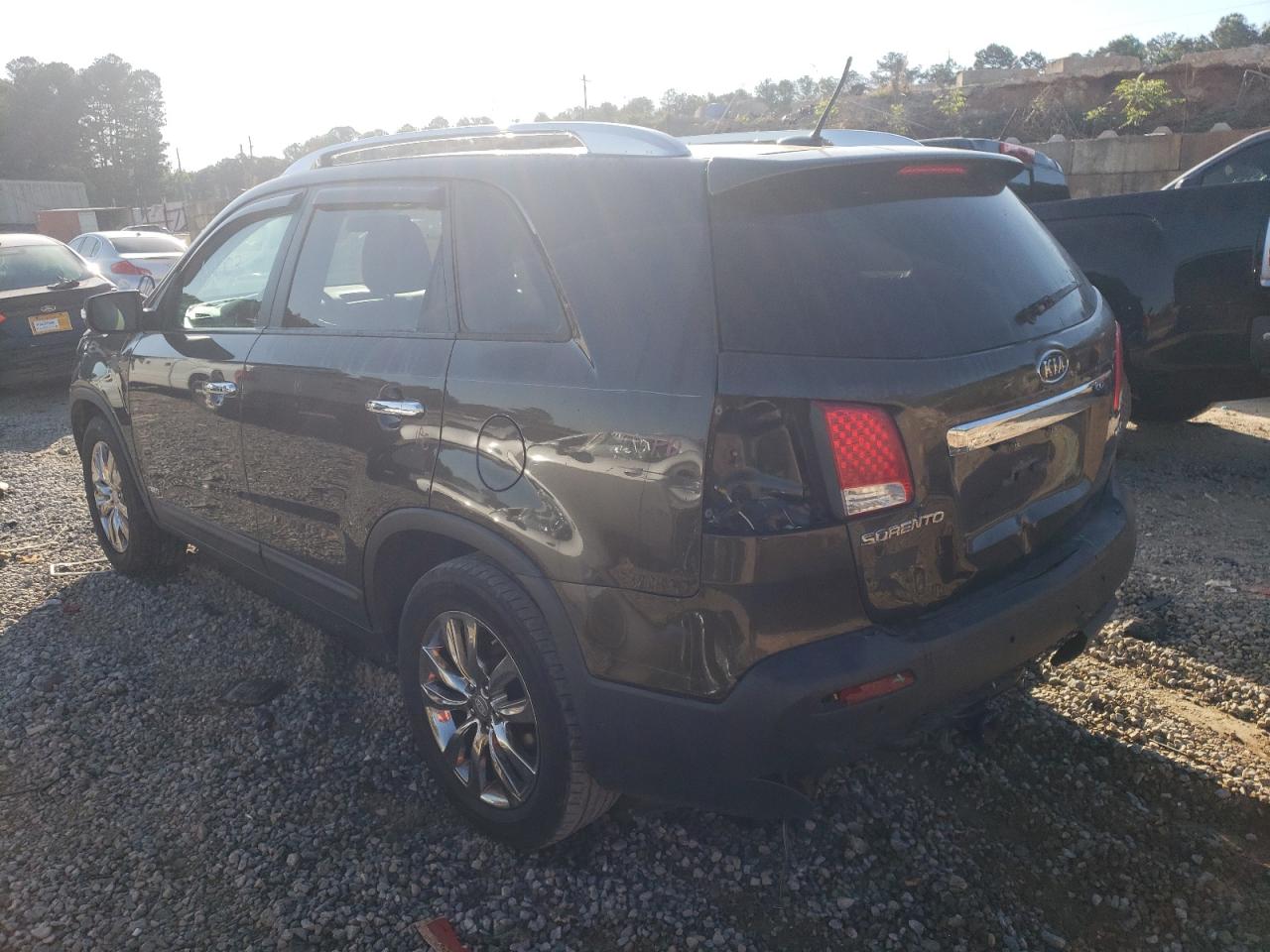 Photo 3 from auction – 2011 KIA SORENTO EX with VIN 5XYKUDA27BG097036