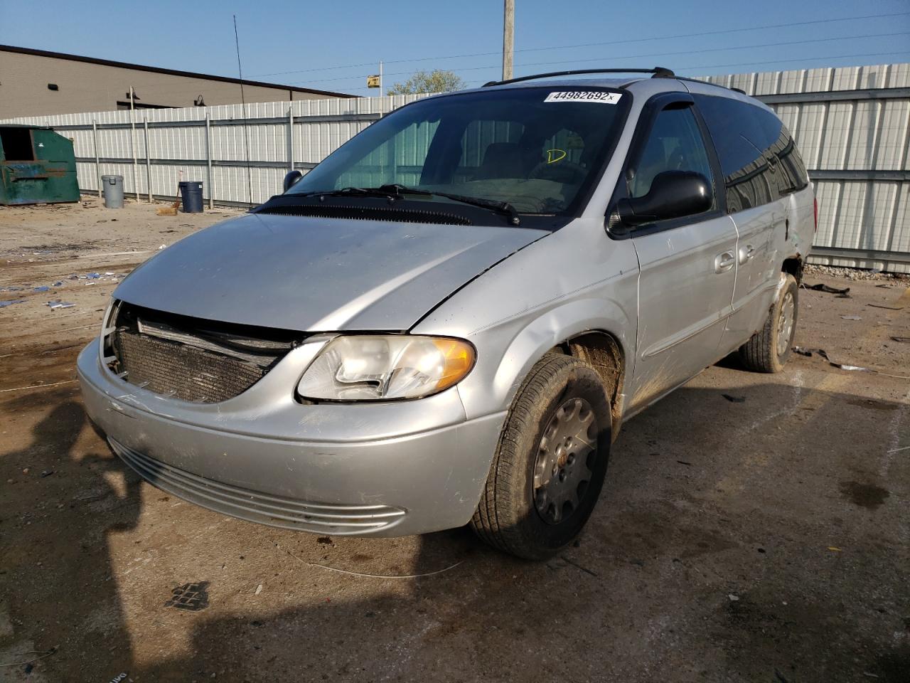 Photo 2 from auction – 2002 CHRYSLER TOWN & COU with VIN 2C4GP44362R645170