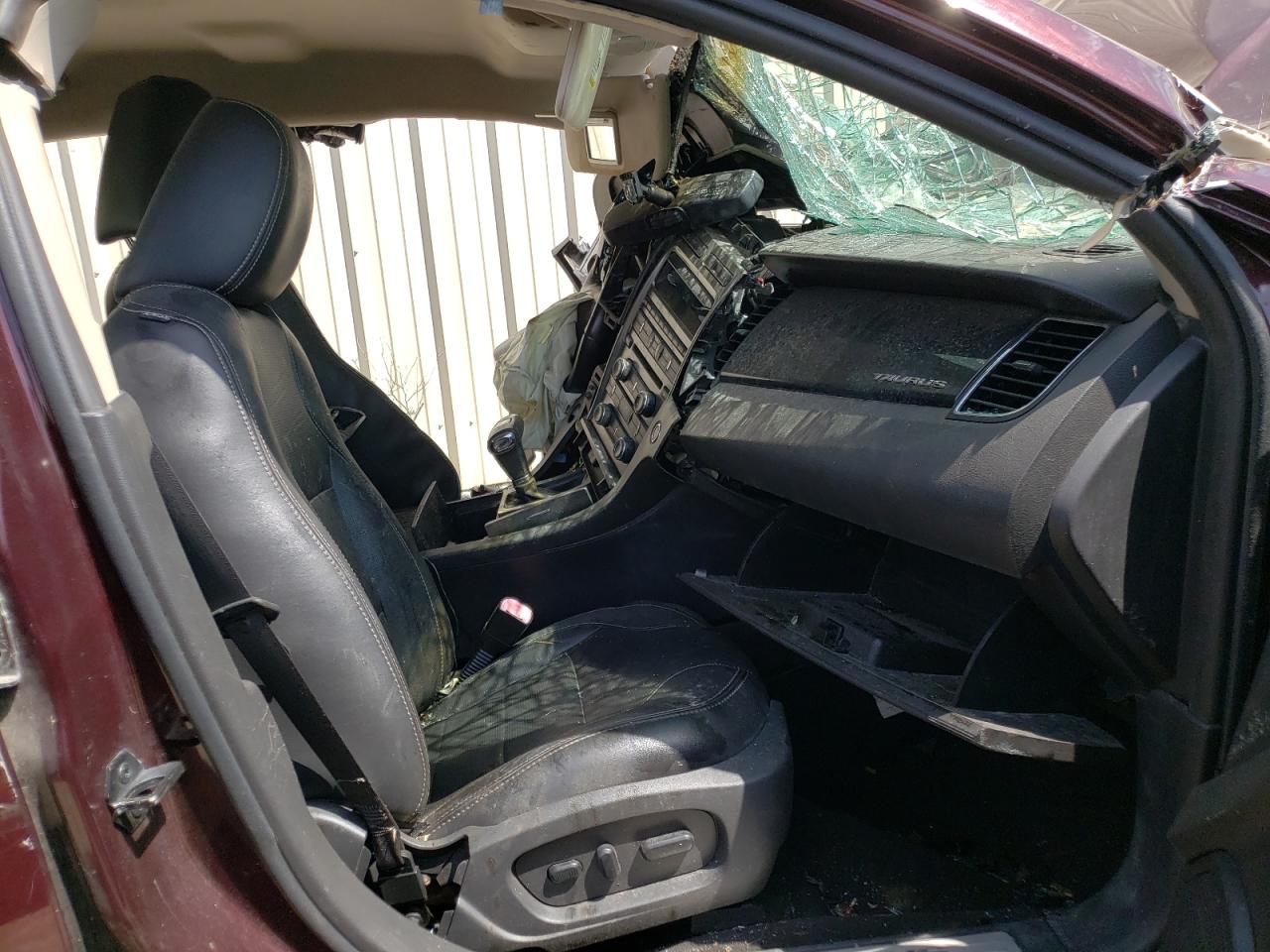 Photo 5 from auction – 2011 FORD TAURUS LIM with VIN 1FAHP2FWXBG113038
