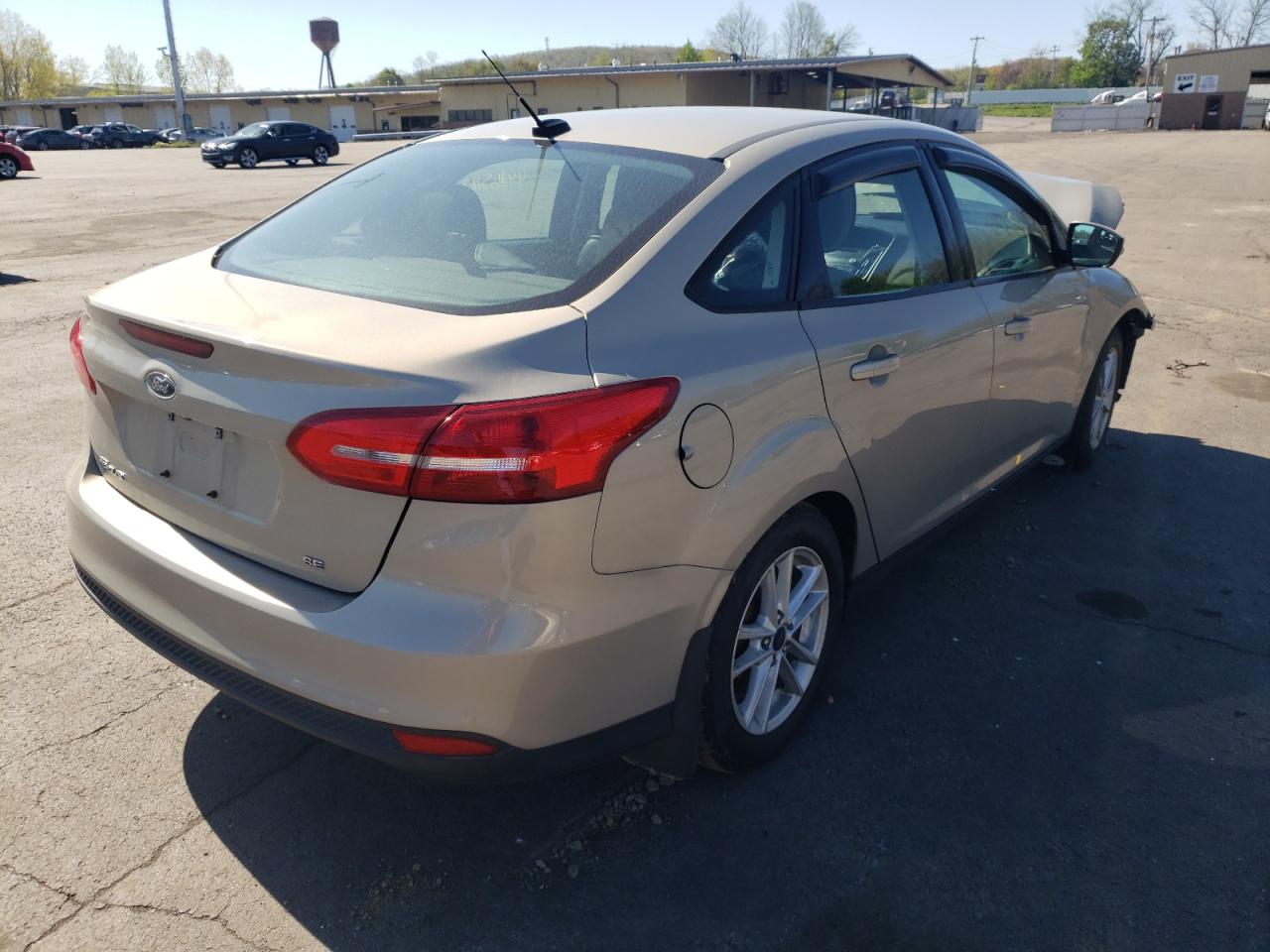 Photo 4 from auction – 2015 FORD FOCUS SE with VIN 1FADP3F28FL344342