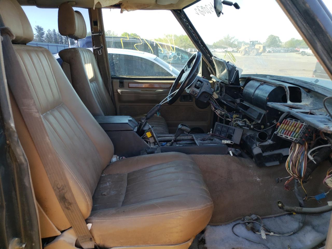 Photo 5 from auction – 1990 LAND ROVER RANGE ROVE with VIN SALHV1244LA407580