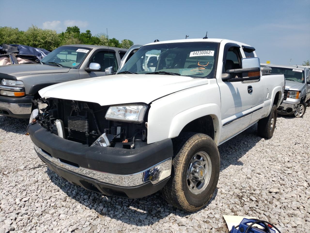 Photo 2 from auction – 2005 GMC SIERRA K25 with VIN 1GTHK29205E338425
