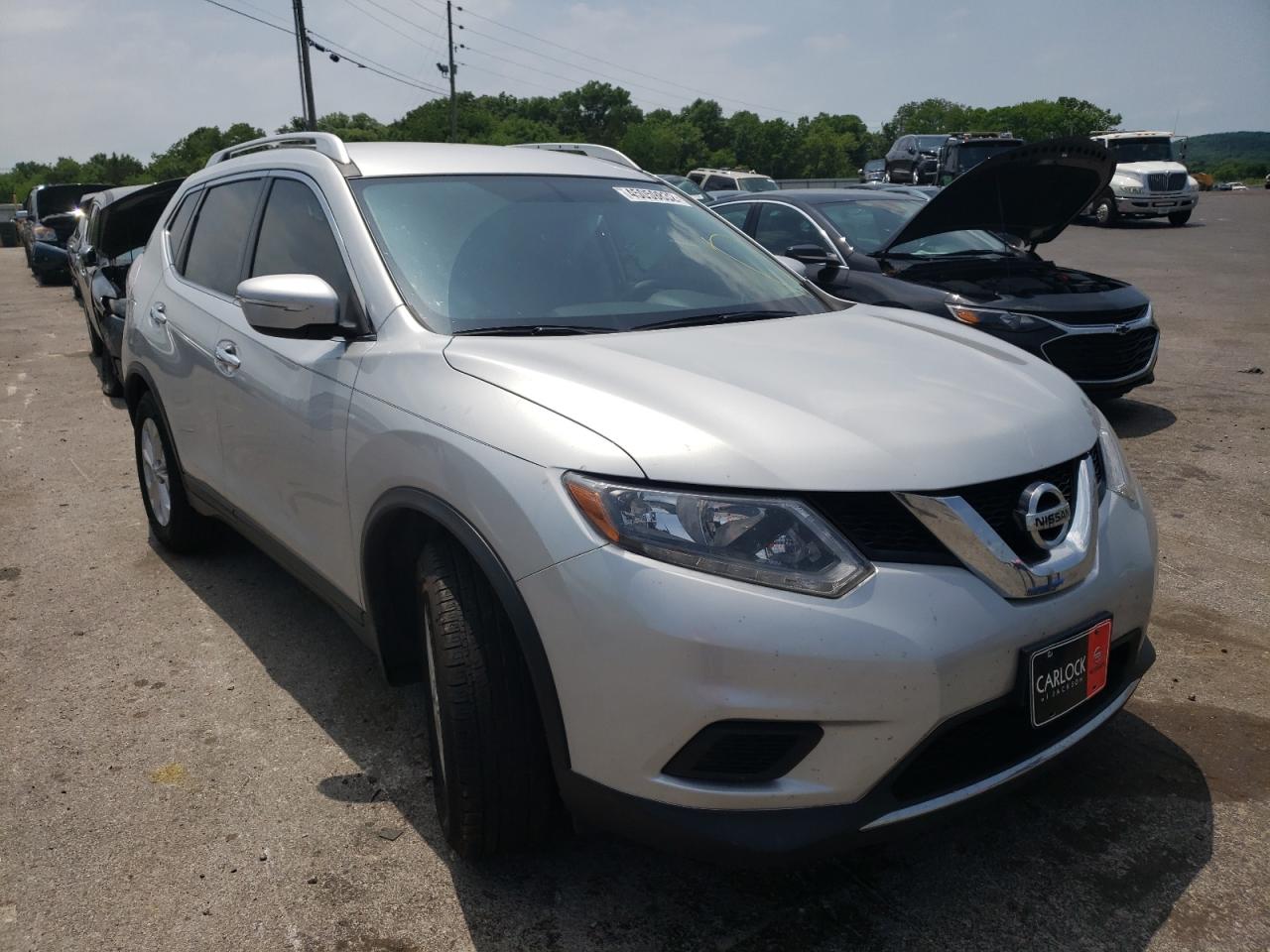 NISSAN ROGUE S 2015 مع رقم تعريف المركبة KNMAT2MT5FP560494 - صورة من المزاد