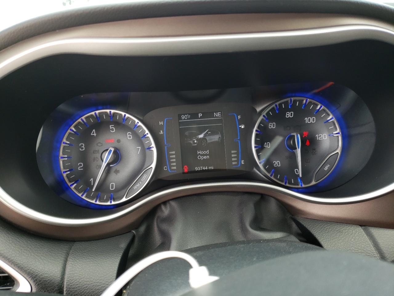 Photo 8 from auction – 2017 CHRYSLER PACIFICA T with VIN 2C4RC1BG5HR576408