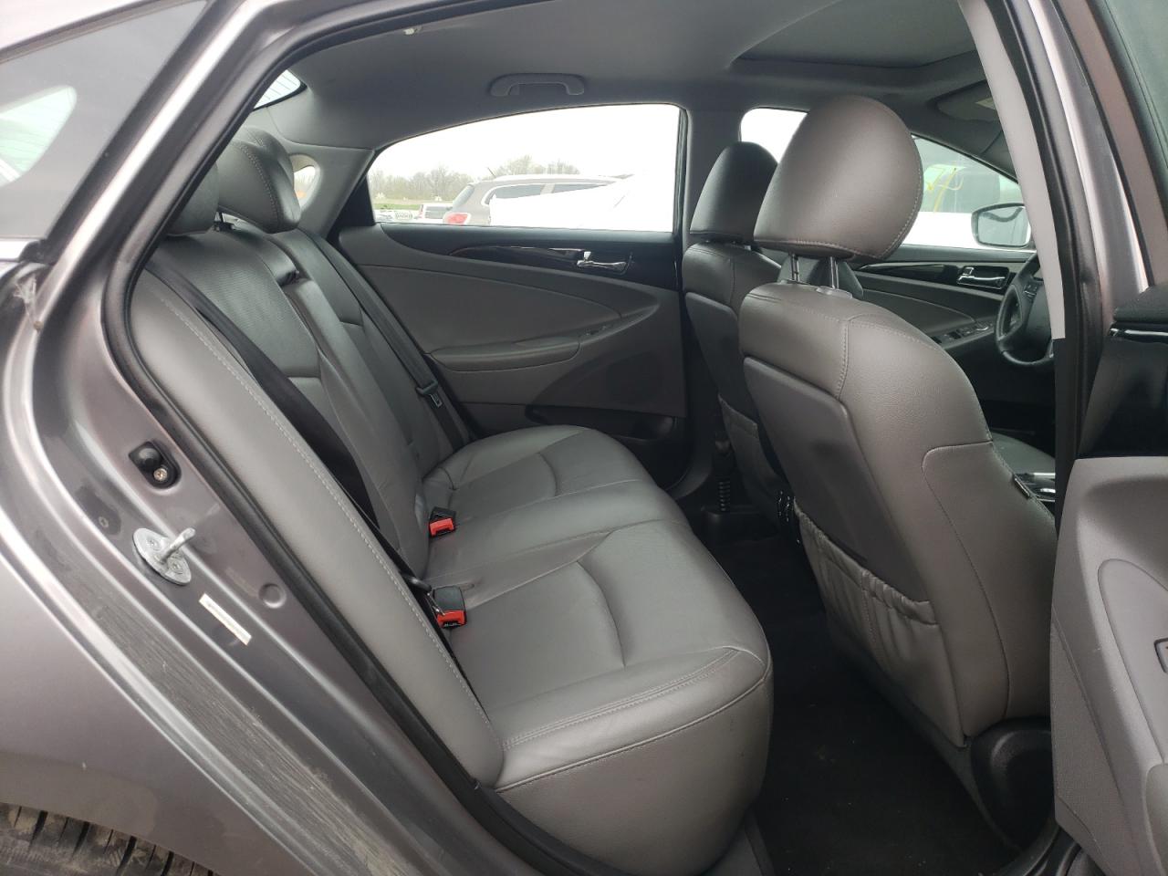 Photo 6 from auction – 2011 HYUNDAI SONATA SE with VIN 5NPEC4AC9BH140308