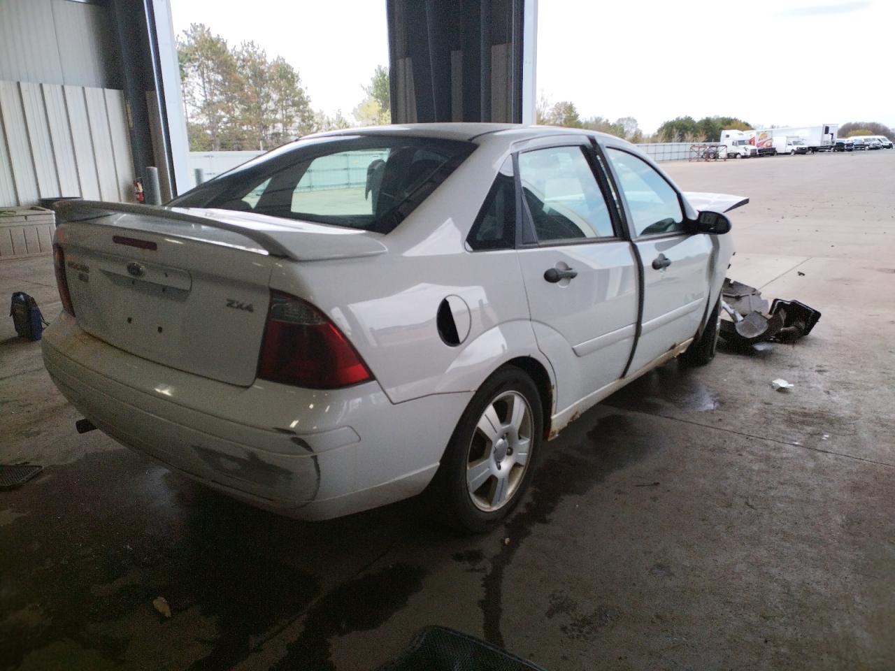 Photo 4 from auction – 2006 FORD FOCUS ZX4 with VIN 1FAHP34N16W138163