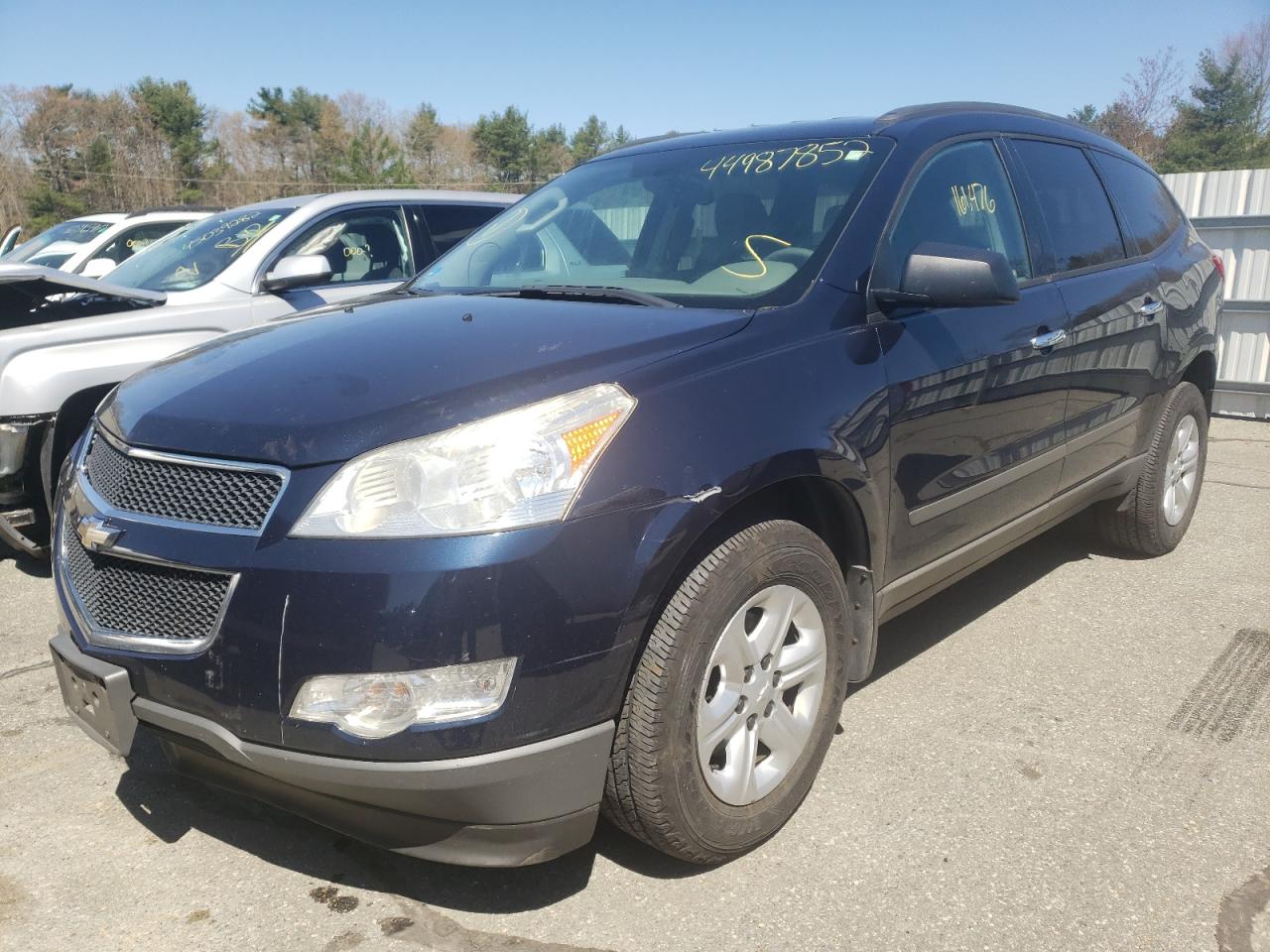 Photo 2 from auction – 2011 CHEVROLET TRAVERSE L with VIN 1GNKRFED7BJ405225